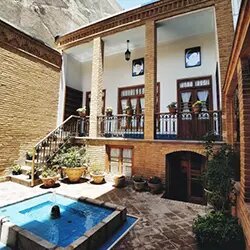 صاحب این خانه