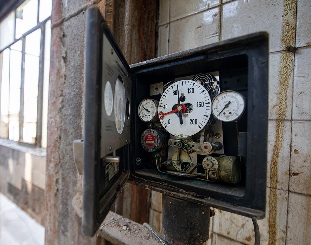 چطور یک بچه پولدار با رفیقش در جنوب تهران کارخانه ساختند؟