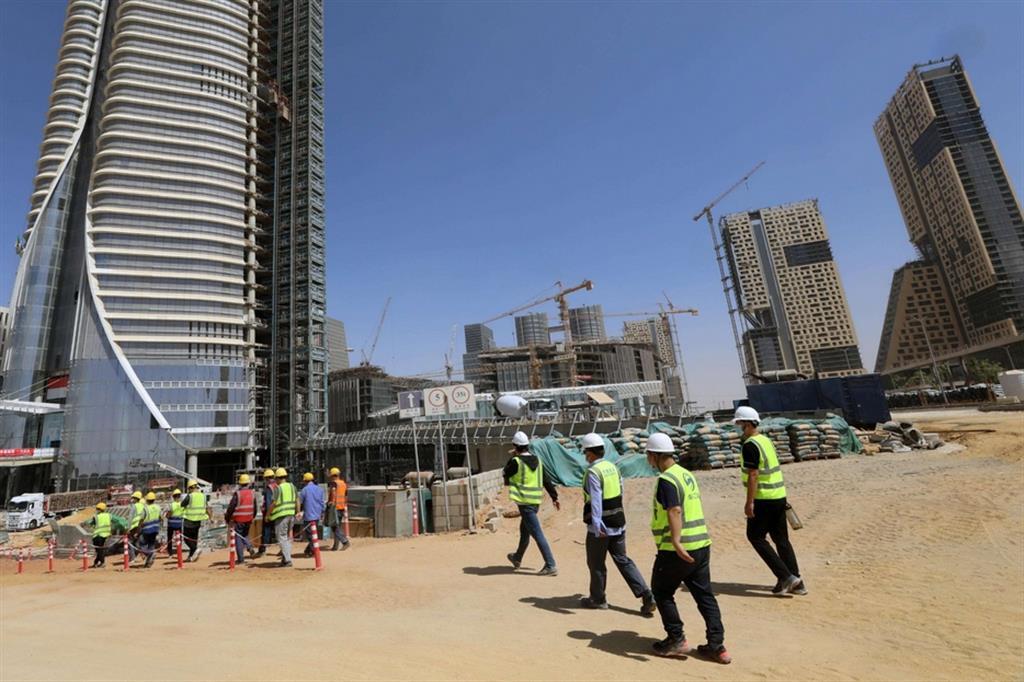 مصر میلیارد‌ها دلار برای پایتخت جدیدی هزینه می‌کند که مصری‌ها ممکن است از آن بازدید نکنند/ هزینه میلیارد دلاری مصر برای پایتخت تازه‌ای که ممکن است مصری‌ها را به خود نبیند/ پایتخت جدید مصر چگونه جایی خواهد بود؟ / بلندپروازی سیسی برای پایتخت جدید میلیارد دلاری در کشور فقیر مصر