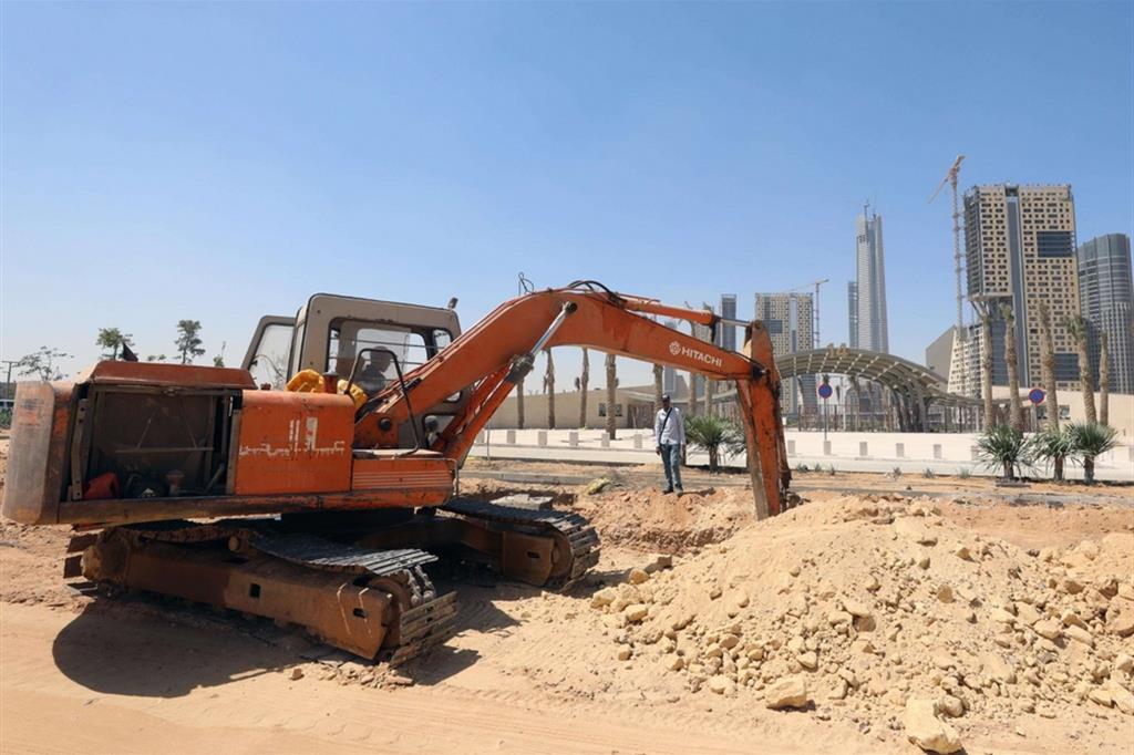 مصر میلیارد‌ها دلار برای پایتخت جدیدی هزینه می‌کند که مصری‌ها ممکن است از آن بازدید نکنند/ هزینه میلیارد دلاری مصر برای پایتخت تازه‌ای که ممکن است مصری‌ها را به خود نبیند/ پایتخت جدید مصر چگونه جایی خواهد بود؟ / بلندپروازی سیسی برای پایتخت جدید میلیارد دلاری در کشور فقیر مصر