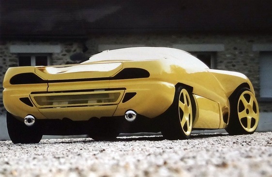 (تصاویر) باراموندا؛ یک خودروی عجیب با پیشرانه موتورسیکلت ب ام و