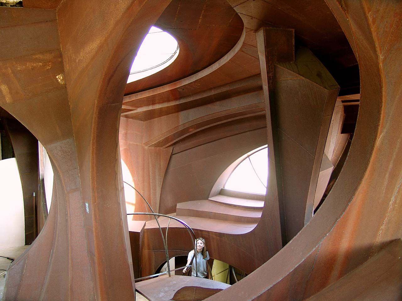 تصاویر عجیب‌ترین خانه‌های دنیا؛ از خانه توالتی تا قلعه حبابی