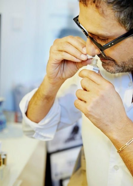 خالق محبوب‌ترین عطر سال ۲۰۲۲ کیست؟