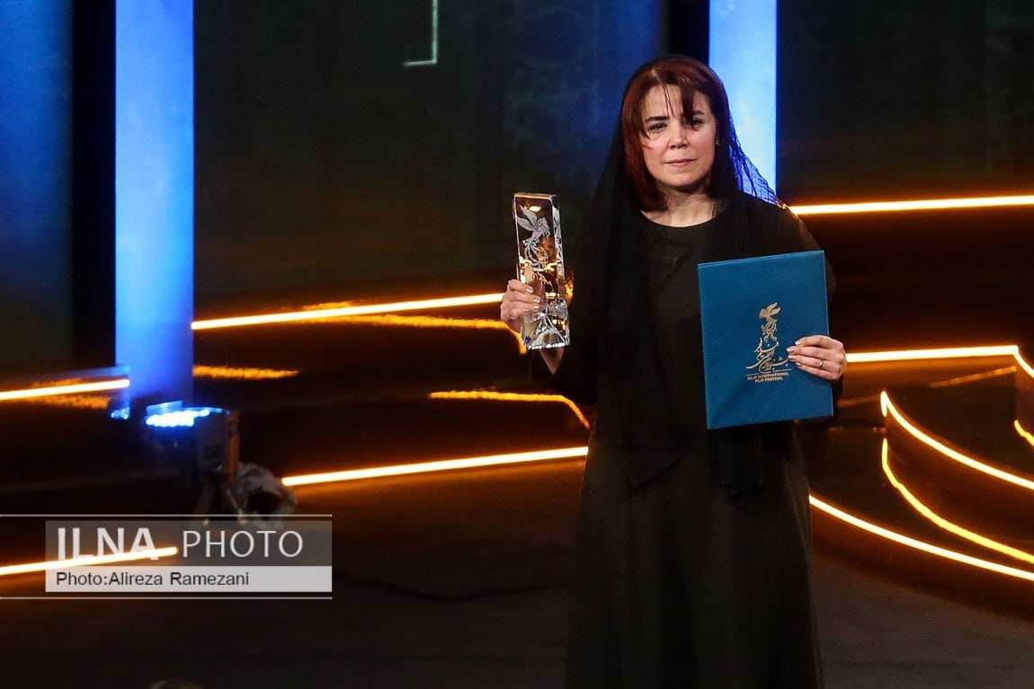 استایل بانوی برنده سیمرغ در مجازی، وایرال شد