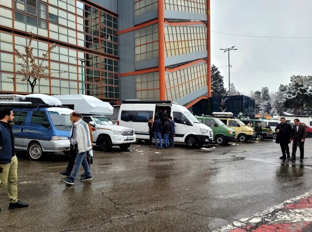 با قیمت یک