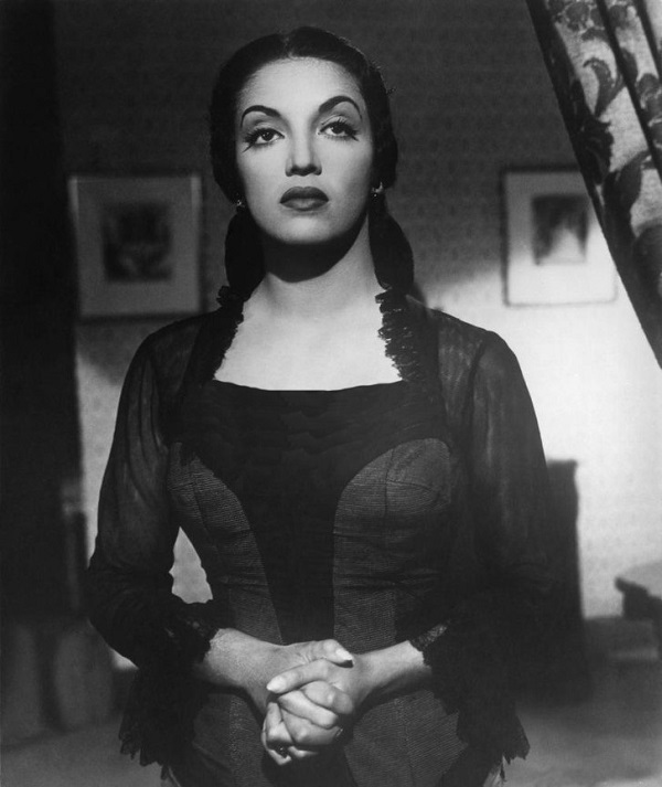 بازیگر زنی که مردان توان مقاومت در برابرش را نداشتند