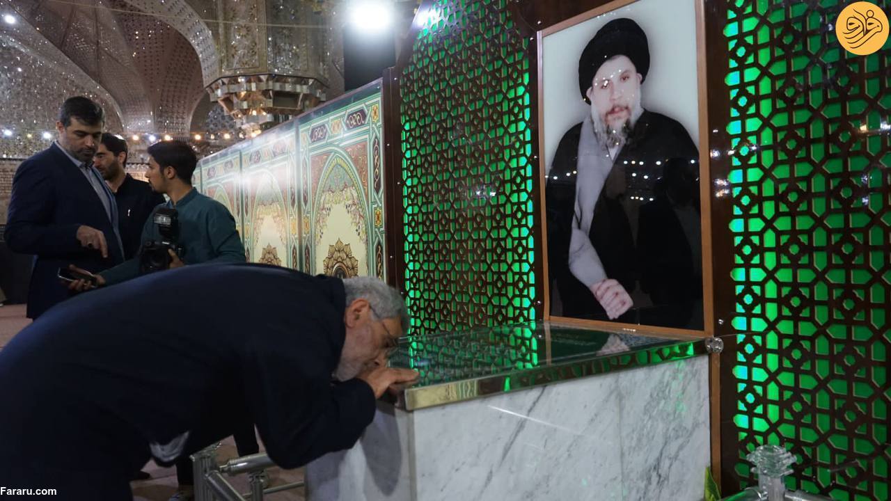 (عکس) حضور سردار قاآنی بر سر مزار شهید صدر