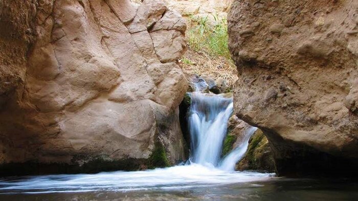 (تصاویر) تنگه قاهان؛ بهشتی چهار فصل در دل کویری قم