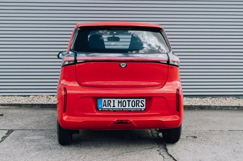 (تصاویر) با این ون برقی نقلی ۱۹۰ کیلوگرم بار حمل کنید/ قیمت؛ فقط ۷۷۰ میلیون تومان!