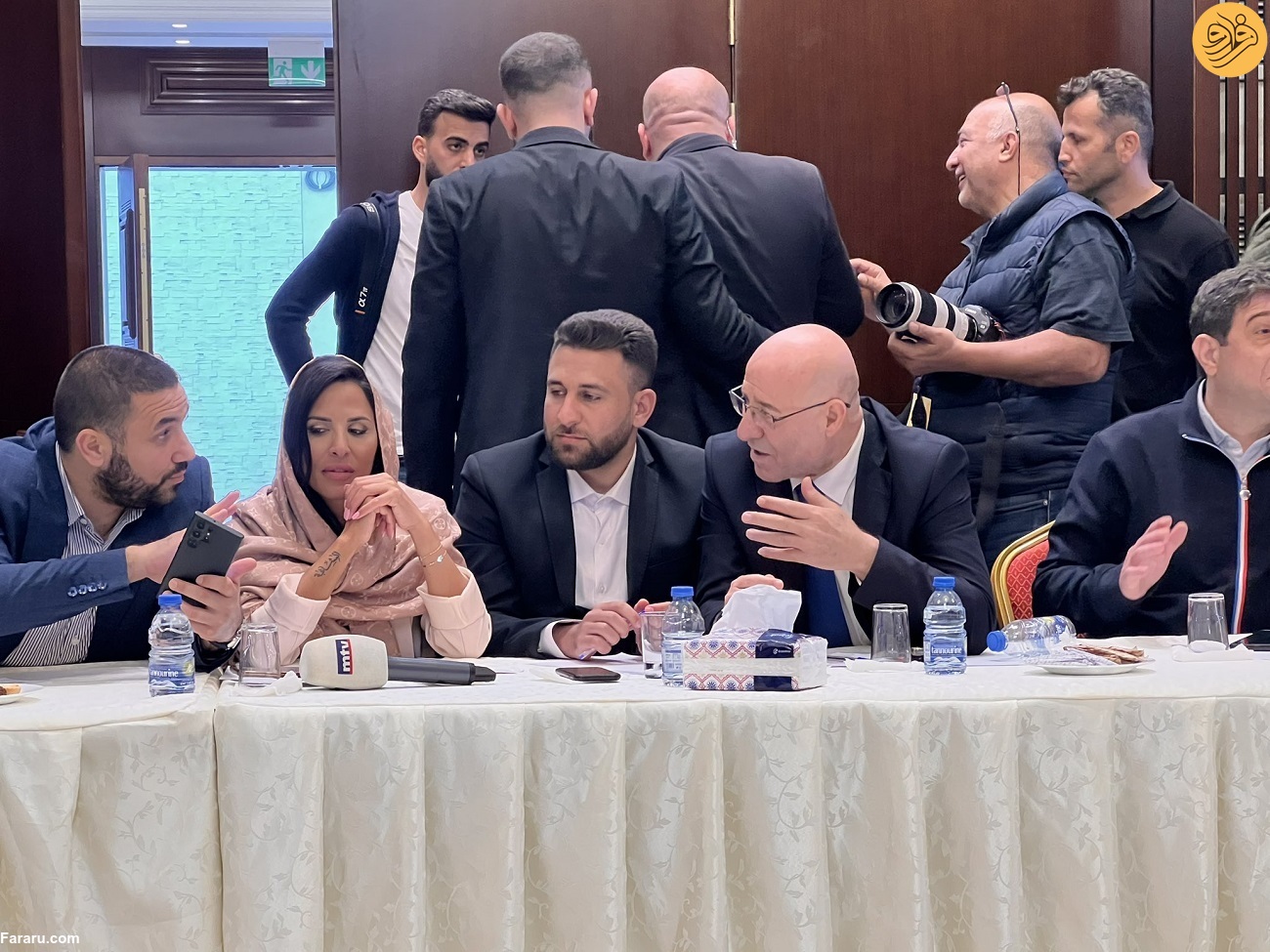 (عکس) محجبه شدن خبرنگار لبنانی در سفارت ایران خبرساز شد