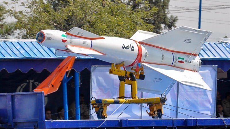 (عکس) قدرت‌نمایی بمب‌افکن قاصد در رژه ارتش