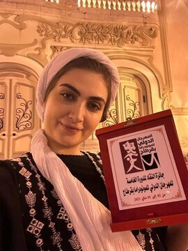 الناز ملک، بازیگر «سقوط» یک جایزه بین‌المللی گرفت