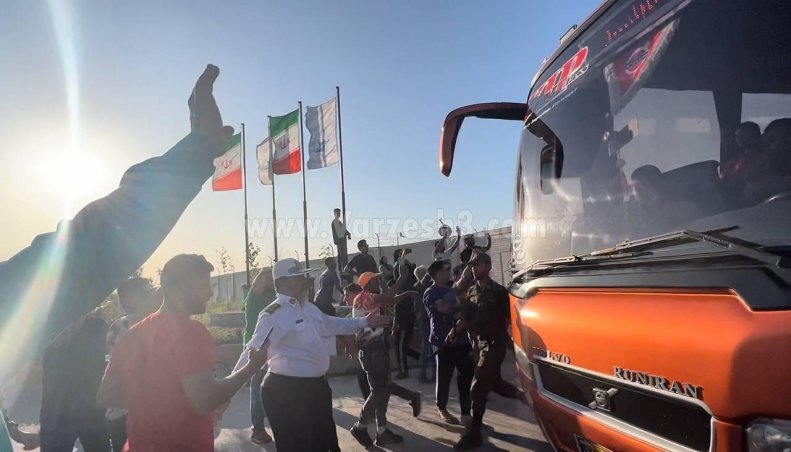 پرسپولیس، نساجی و تیم داوری با یک پرواز به ساری رسیدند!