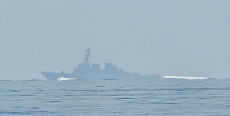 تصاویر رصد ناو آمریکایی «پل همیلتون» از سوی نیروی دریایی سپاه منتشر شد