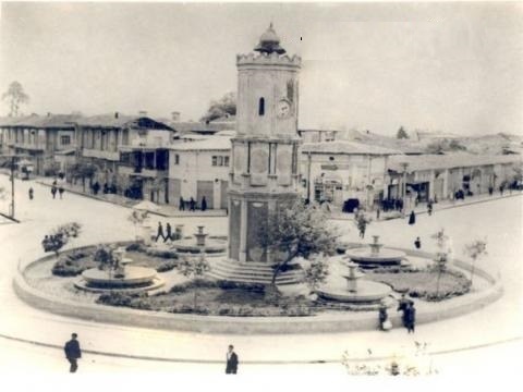 عکس‌های قدیمی و متفاوت از فلکه ساعت ساری؛ ۹۰ ساعت قبل