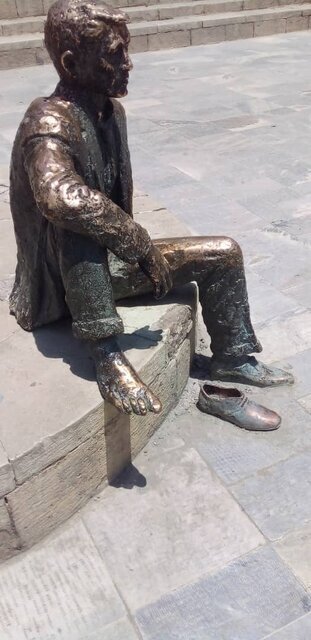 سر مجسمه معروف در سیدخندان دزدیده شد