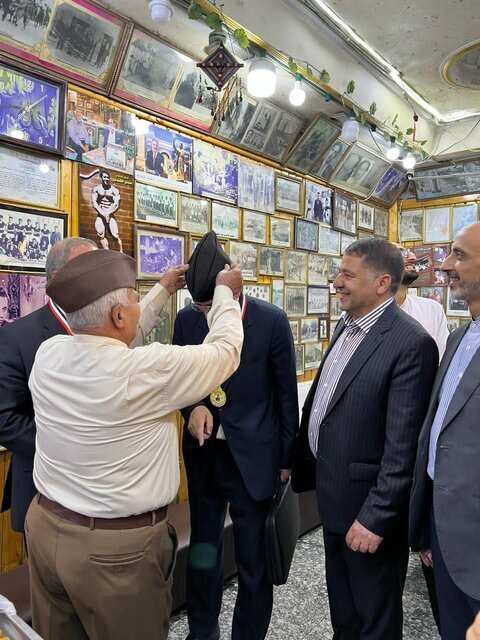 بغدادگردی باقری‌کنی با این کلاه خاص