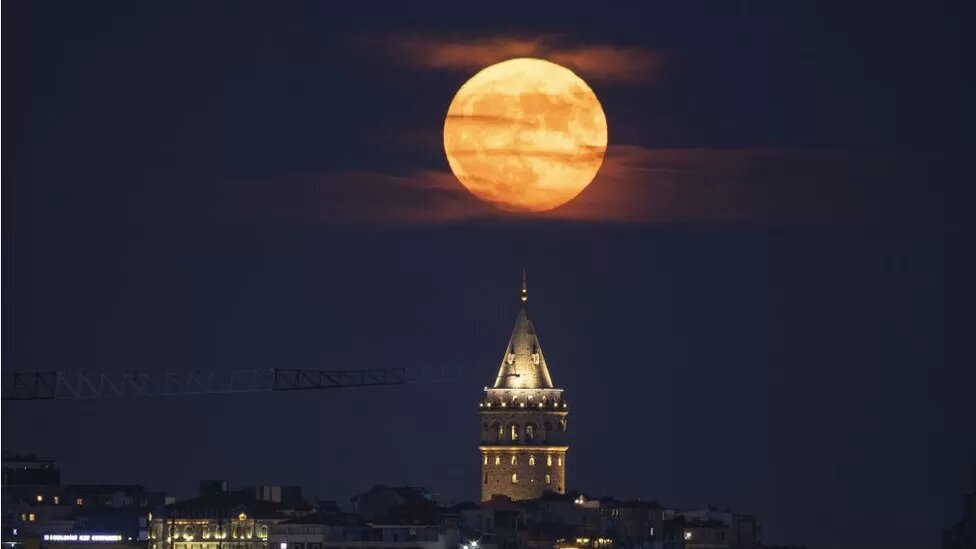 (عکس) از ترکیه تا چین، دیشب ماه در آسمان غوغا به پا کرد