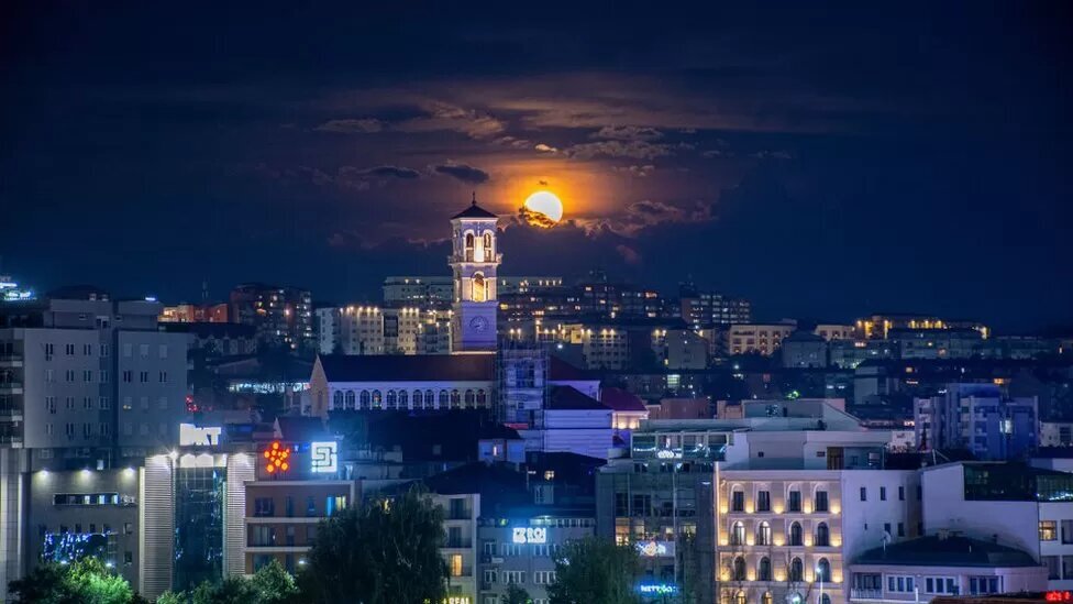 (عکس) از ترکیه تا چین، دیشب ماه در آسمان غوغا به پا کرد