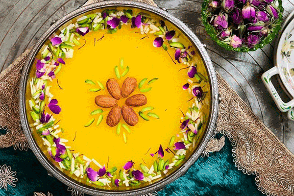 این دسر زعفرانی لطیف و خوشمزه را برای ماه رمضان درست کنید