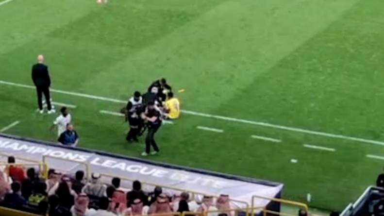 تنها حرکت کوجو مقابل النصر: پرت کردن بطری آب بعد از تعویض!