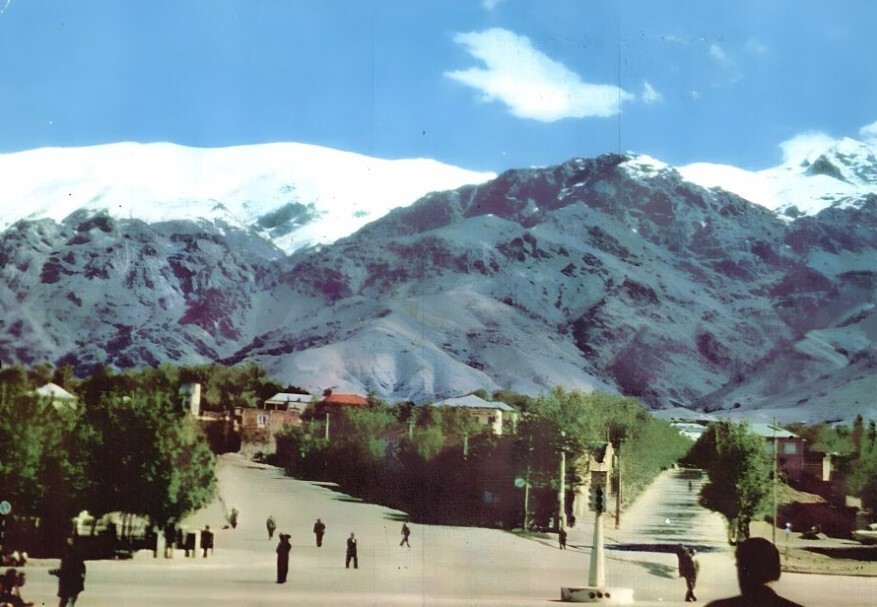 (عکس) چشم اندازی از شمیران، سر پل تجریش؛ دهه ۳۰