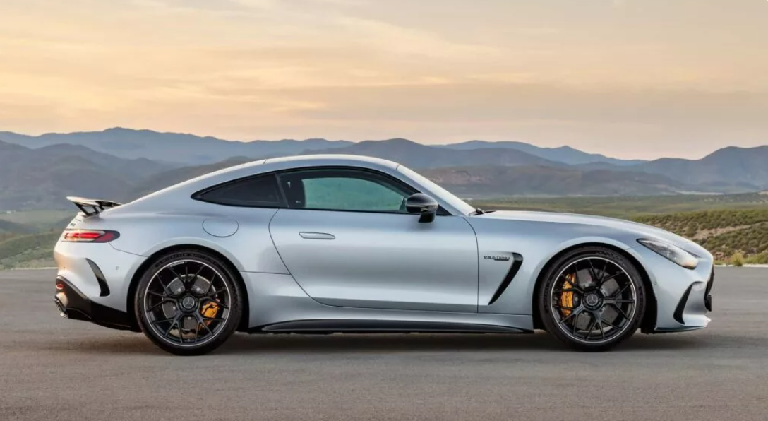 مرسدس AMG GT 2024 معرفی شد؛ صفر تا صد فقط 3.2 ثانیه