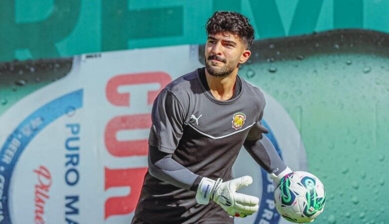 عکس امیر عابدزاده با پیراهن تیم جدید