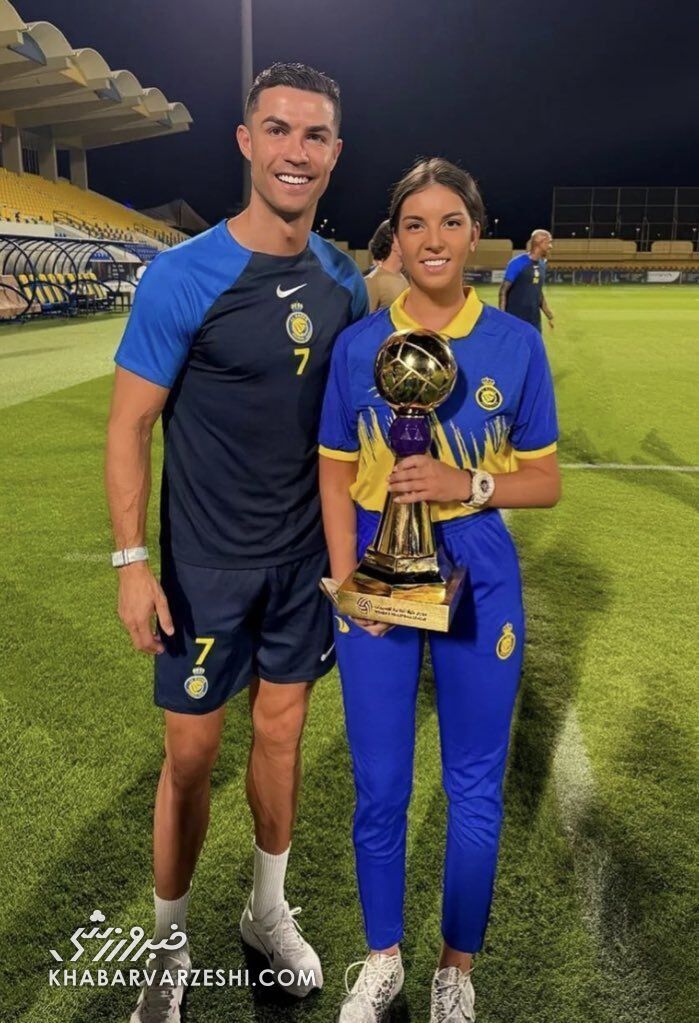 (تصویر) عکس یادگاری که رونالدو را به دردسر انداخت!