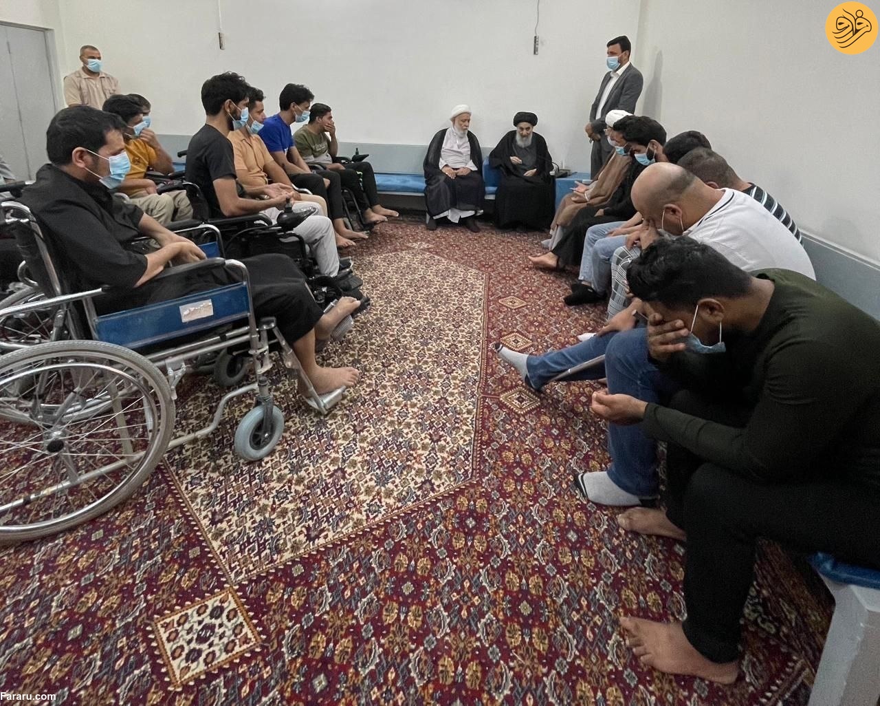 (عکس) دیدار جمعی از جانبازان نبرد با داعش با آیت الله سیستانی