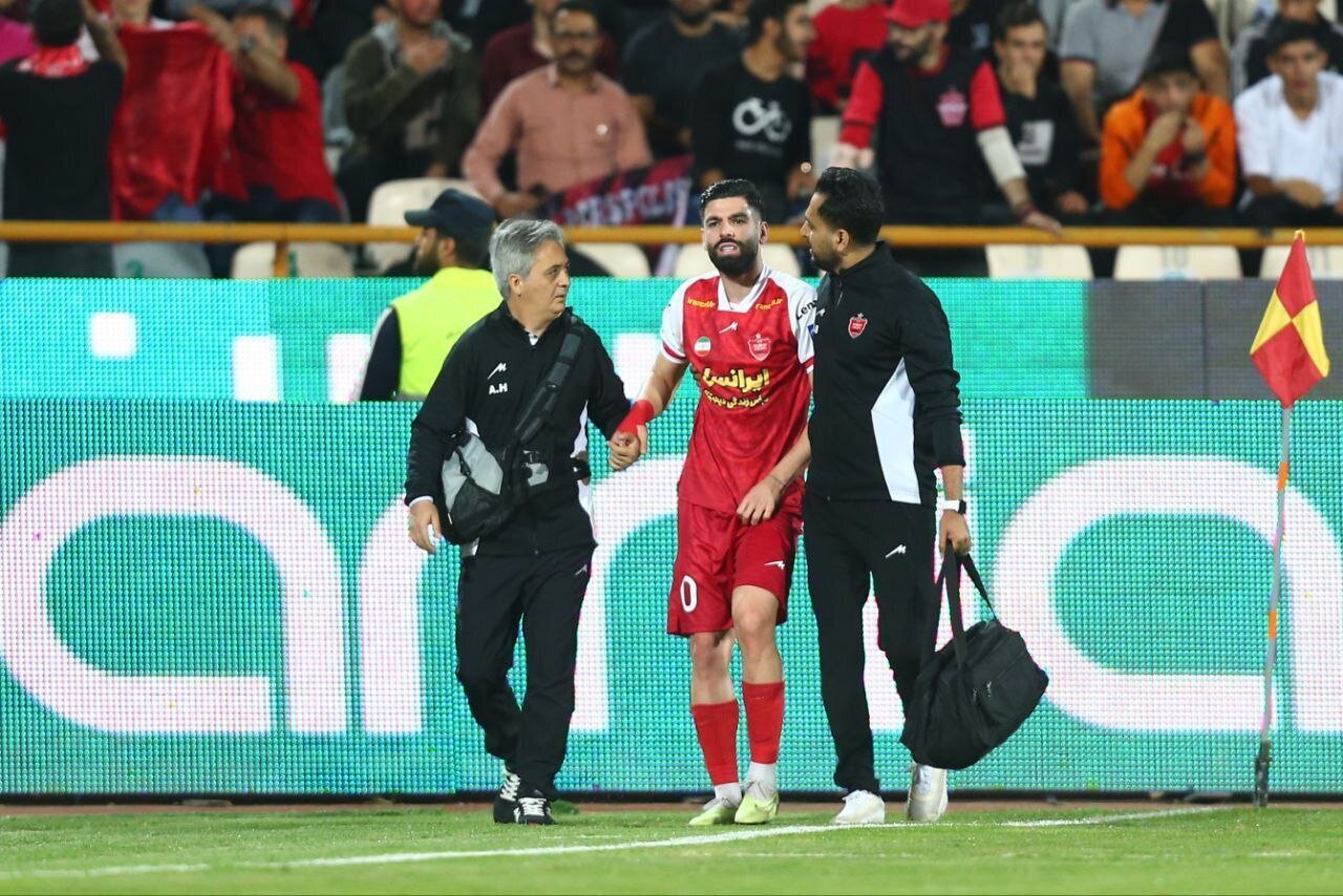 پرواز پرسپولیس به صدر با «شهاب» / پیروزی با گل جنجالی و دست «بیرو»