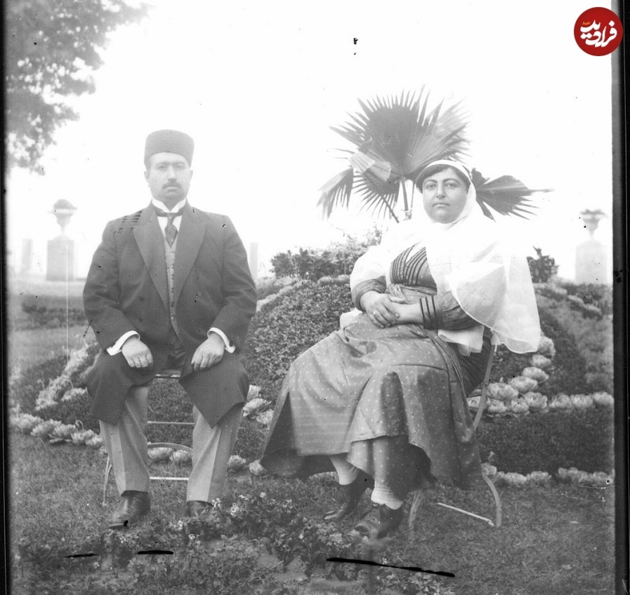 (تصاویر) ژست همیشگی محمدعلی‌شاه در عکس‌هایش؛ از تخت تا تبعید
