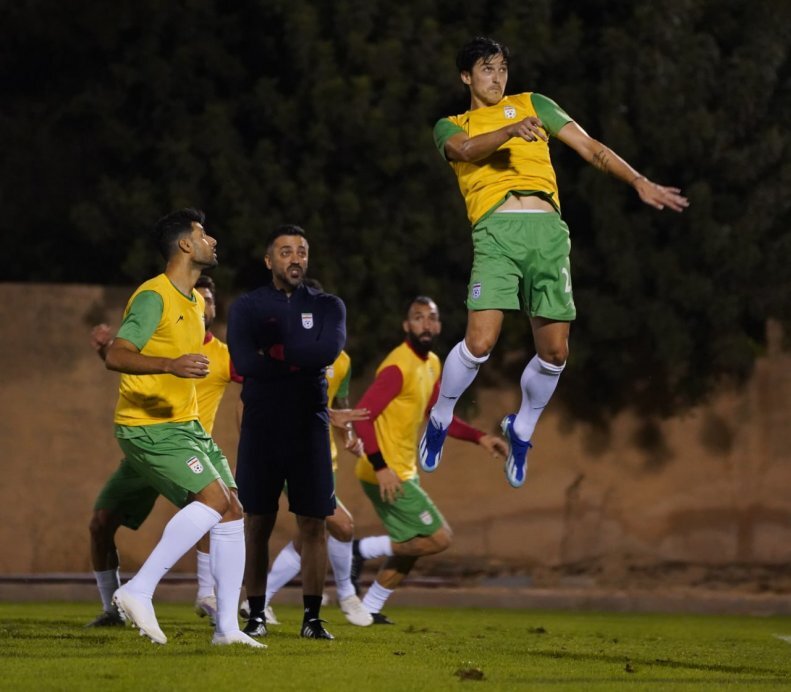 (عکس‌) پرواز بلند سردار آزمون به سبک رونالدو!