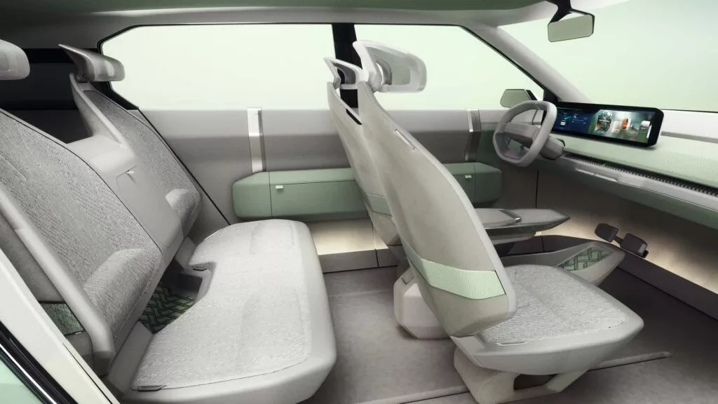 کیا از دو کانسپت EV۳ و EV۴ با طراحی زیبا و پیشرانه برقی رونمایی کرد