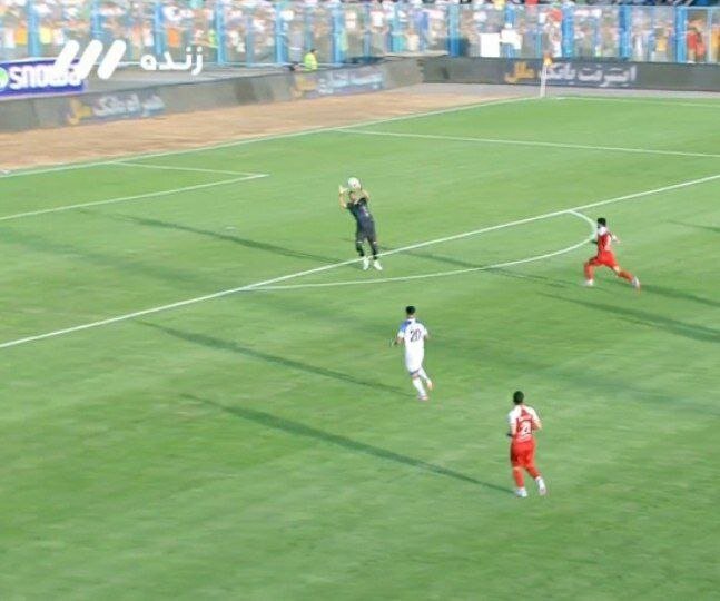 (عکس) جنجالی‌ترین صحنه بازی پرسپولیس و ملوان