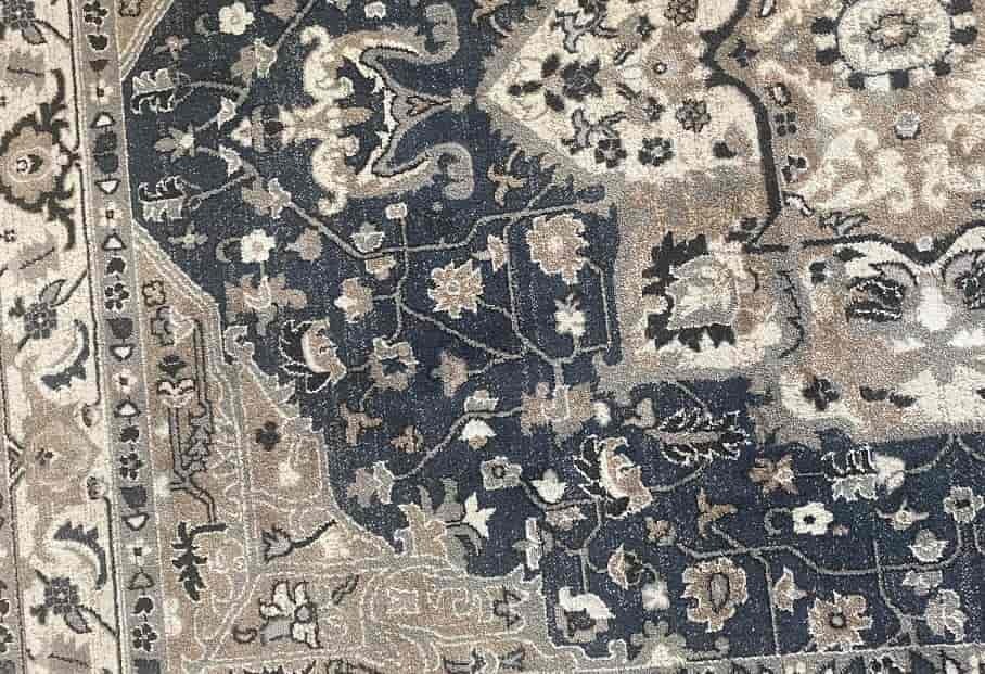 سکه گم‌شده در تصویر زیر را پیدا کنید