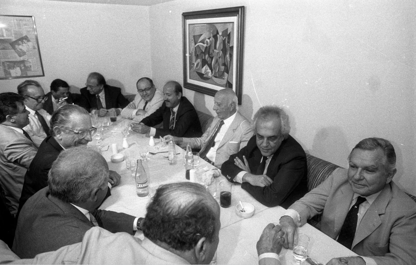 پیمان ها، توطئه ها و خیانت ها: محبوب ترین رستوران های سیاستمداران و نخبگان از پاریس تا بوگوتا؛ از مهروموم شدن گوش و لب پیشخدمت ها در رستوران پاجارس سالیناس تا محل شکل گیری گروه روسی واگنر