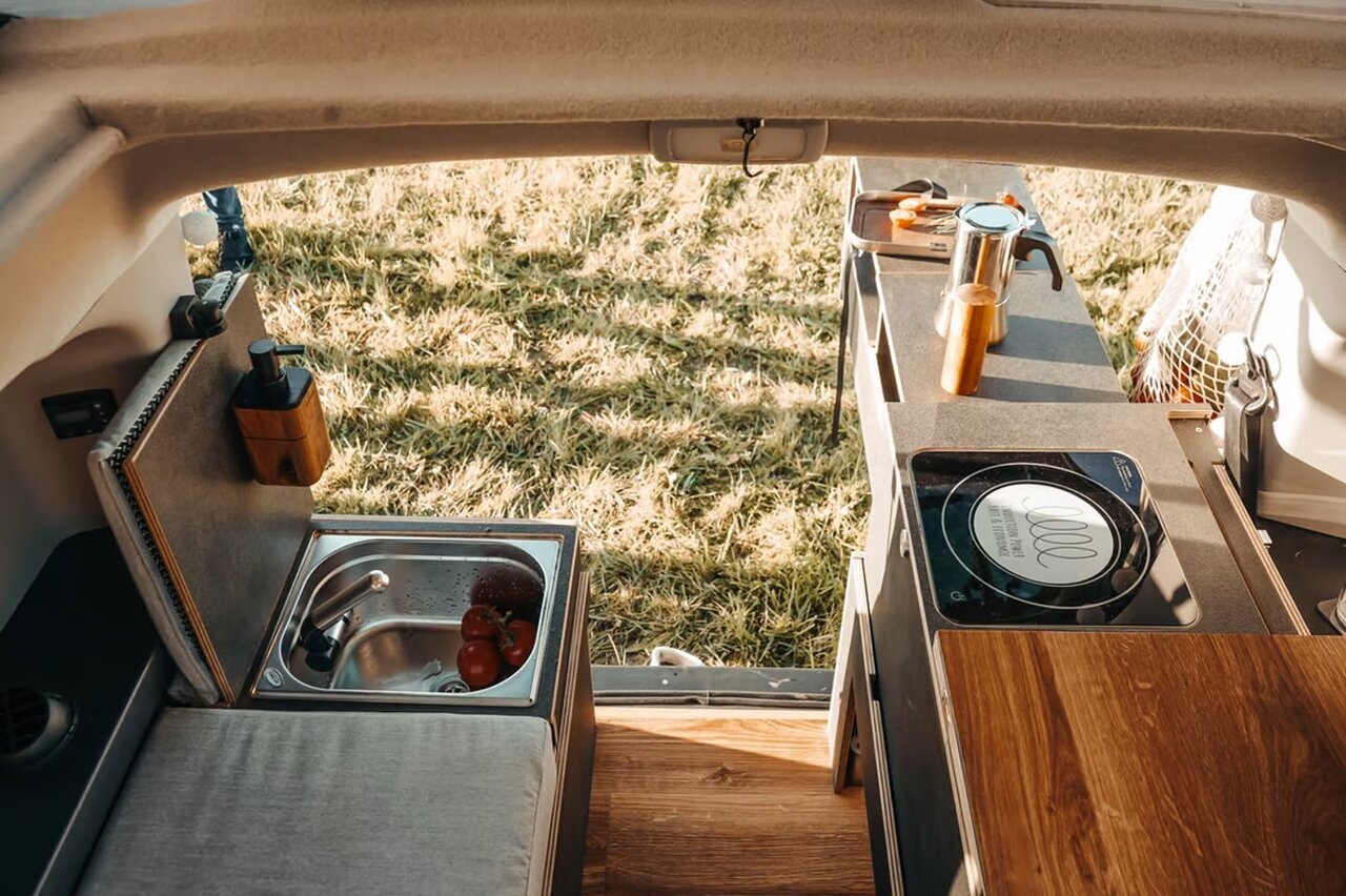 مینی کمپر برقی ژیان در خیابان!