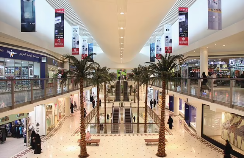 درون زندگی همسران و دوست دختر‌های فوتبالیست‌های خارجی در عربستان سعودی/