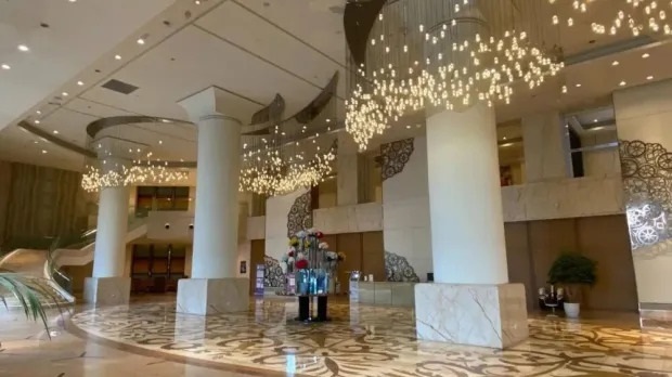 (ویدیو) شهرک آپارتمانی ۲۰ هزار نفری که نیاز به هیچ چیز ندارند