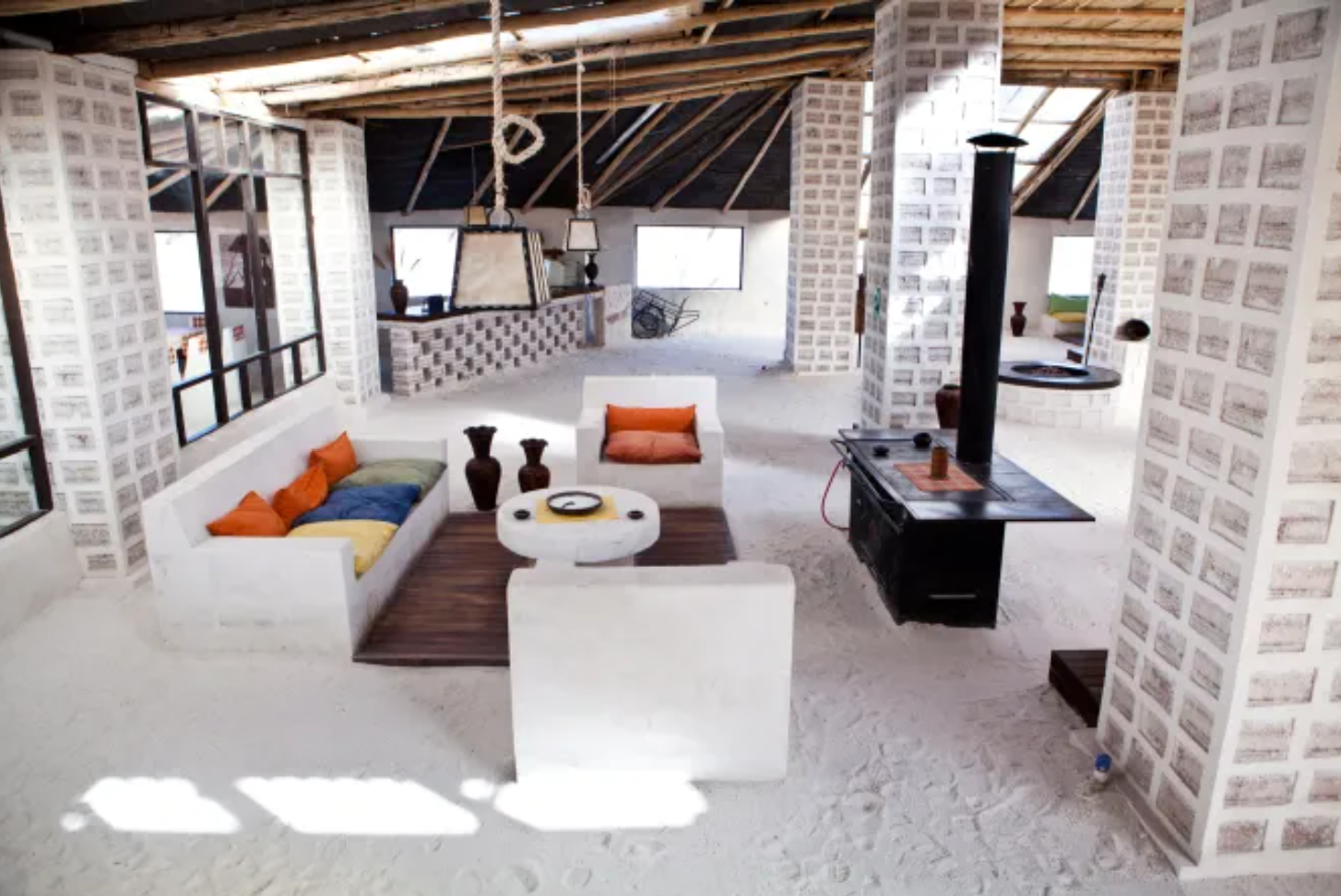 قصر نمکی؛ نگاهی به عجیب‌ترین هتل جهان که تماماً از نمک ساخته شده است + ویدئو