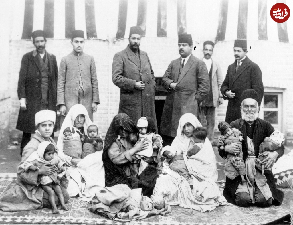 (تصاویر) جشن بالماسکه در تهران قدیم و تماشای «شهر فرنگ»