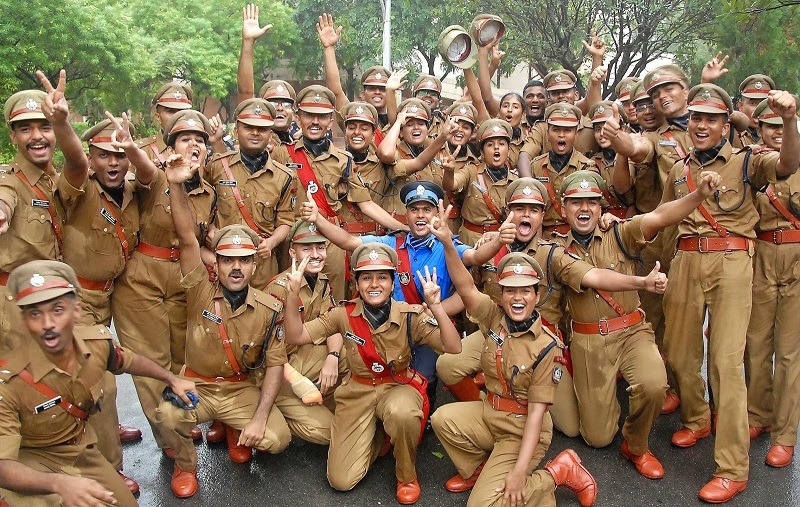 (تصاویر) یونیفورم پلیس در کشورهای مختلف دنیا چگونه است؟