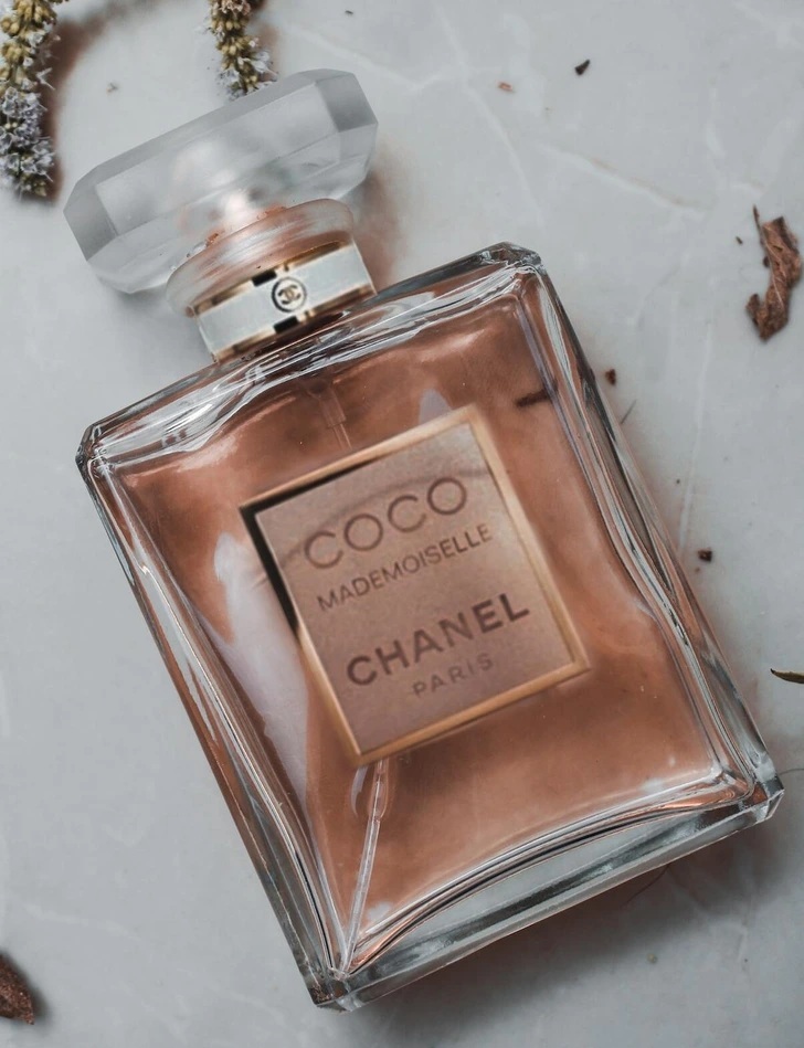 راه‌های تشخیص جنس تقلبی از اصل ۷ برند معروف///