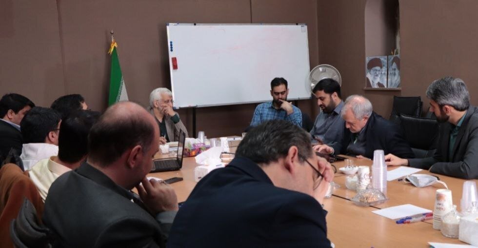 تصویر عجیب از جلسه دولت سایه سعید جلیلی؛ نماینده تندرو مجلس آینده هم بود