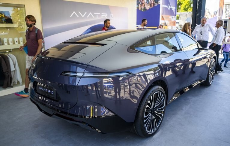 آواتر ۱۲ کانورتیبل