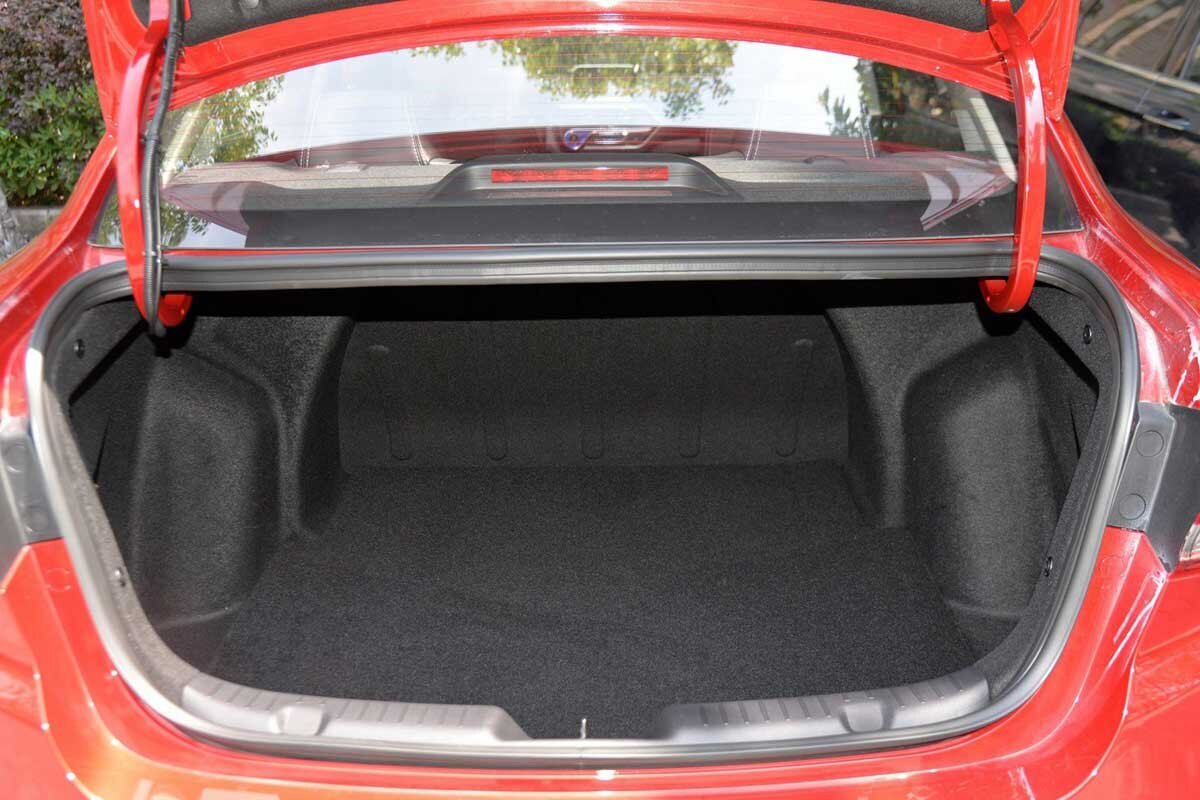 مقایسه ارزان‌ترین سدان‌های چینی بازار/ جک J ۴ یا فردا ۵۱۱؟ در حال تکمیل