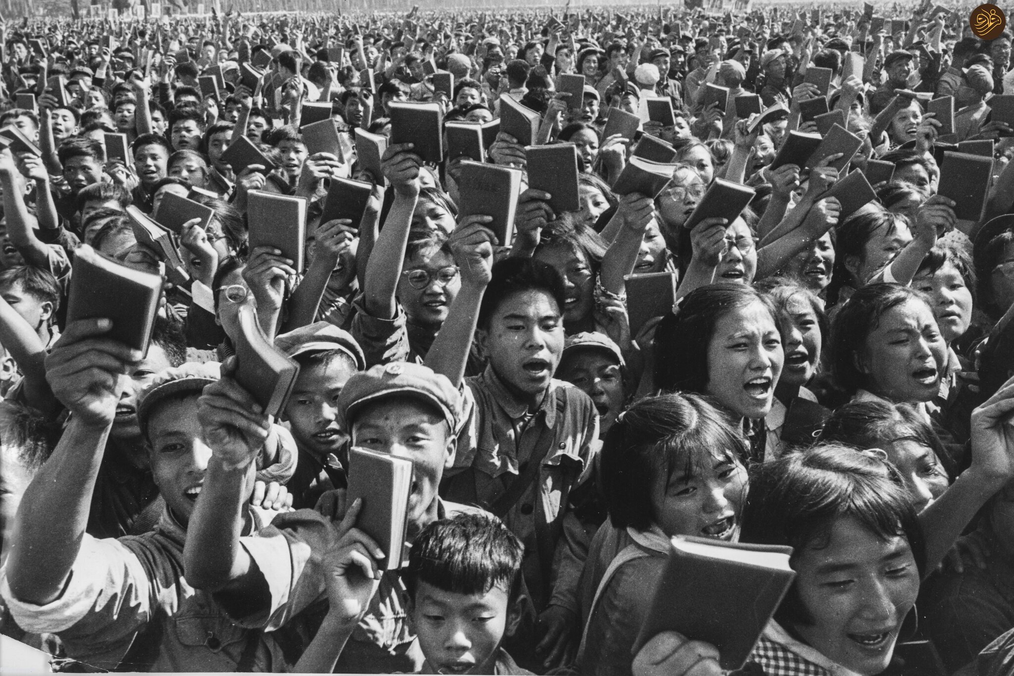 دوره‌ای که تحقیر خیابانی «دشمتان طبقاتی» به سرگرمی مردم چین تبدیل شده بود/