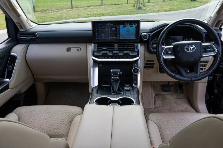 (تصاویر) ایرادهای عجیب تویوتا لندکروز مدل ۲۰۲۴