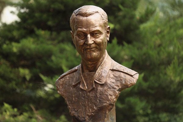 واکنش نرجس سلیمانی به ساخت موزه شهید سلیمانی در چیتگر:خطا نکنید